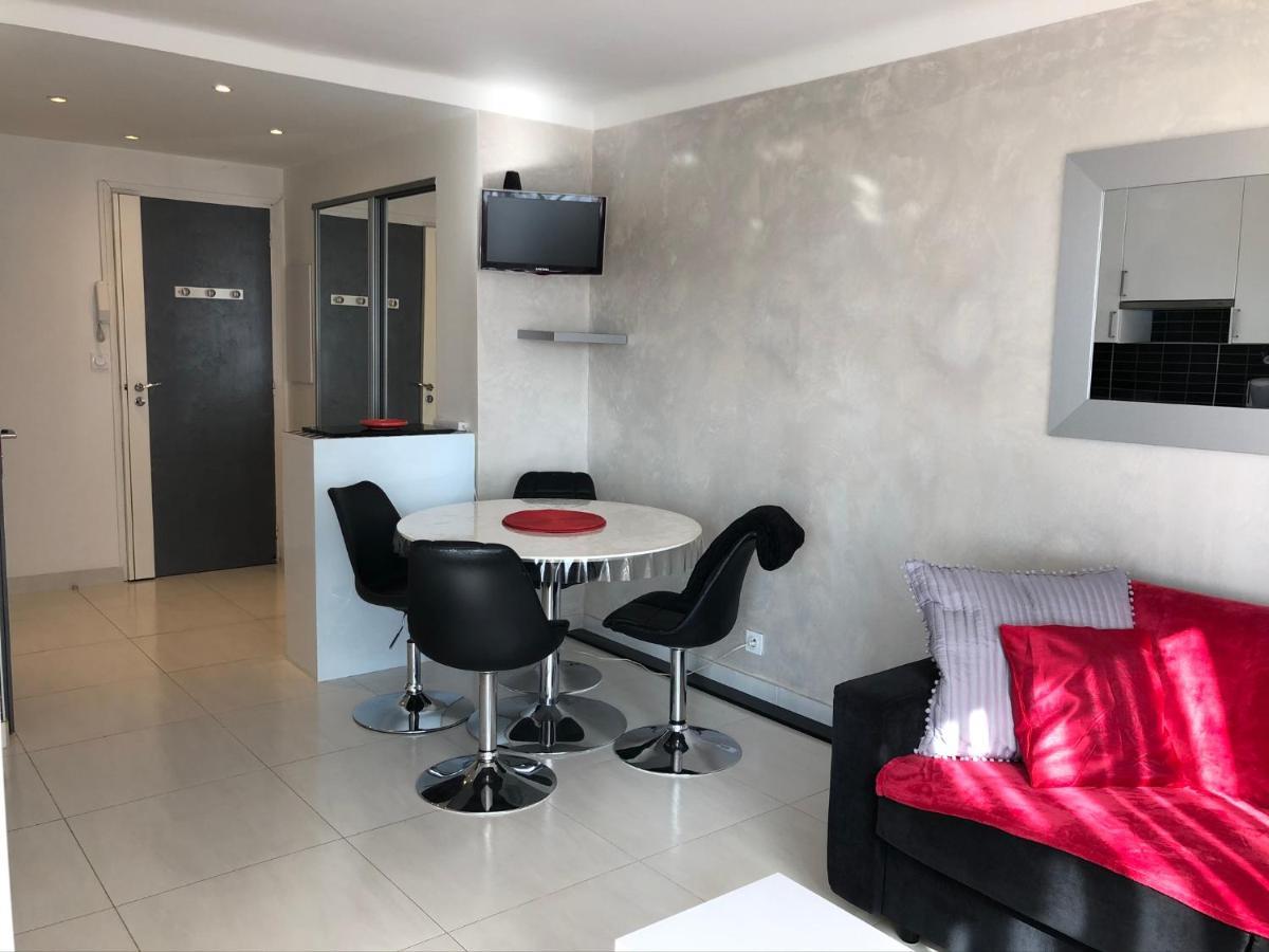 Cannes Les Pins Екстериор снимка